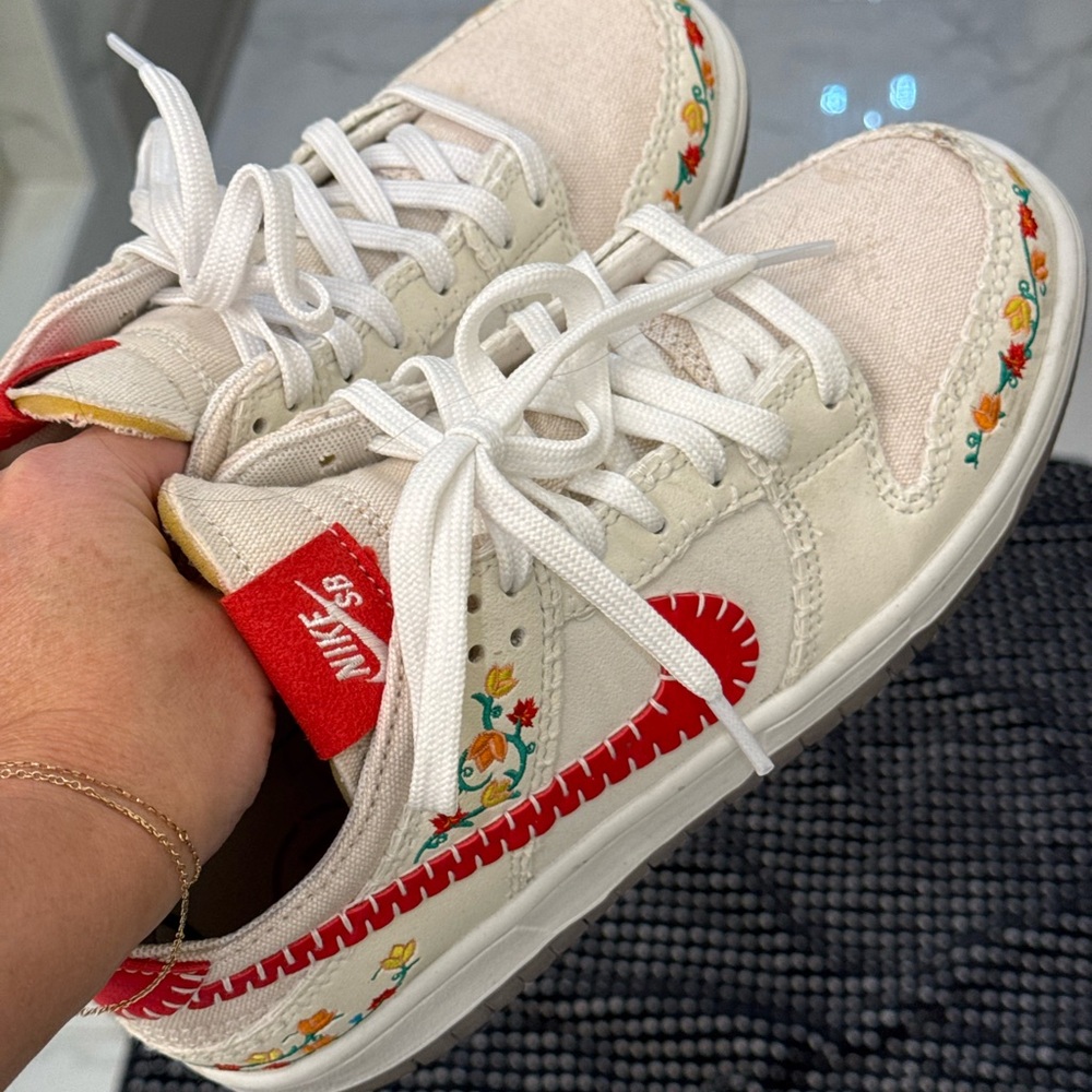 Nike Women's Cream and Red Floral Sneakers